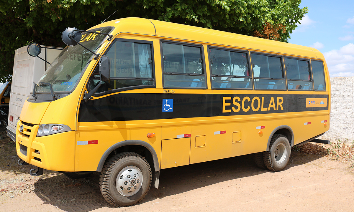 São José do Belmonte recebe novo ônibus para ampliar frota escolar