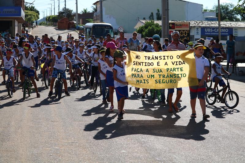 MAIO AMARELO: Escola Vicente de Souza França realiza passeio ciclístico