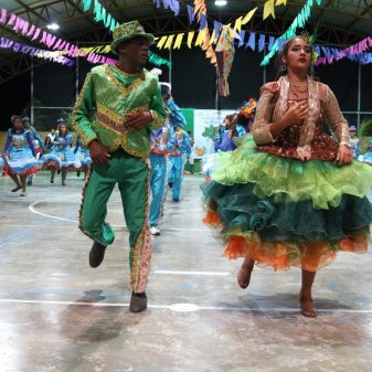 Quadrilha Junina Nação Reino Encantado levou alegria ao Povoado do Jatobá