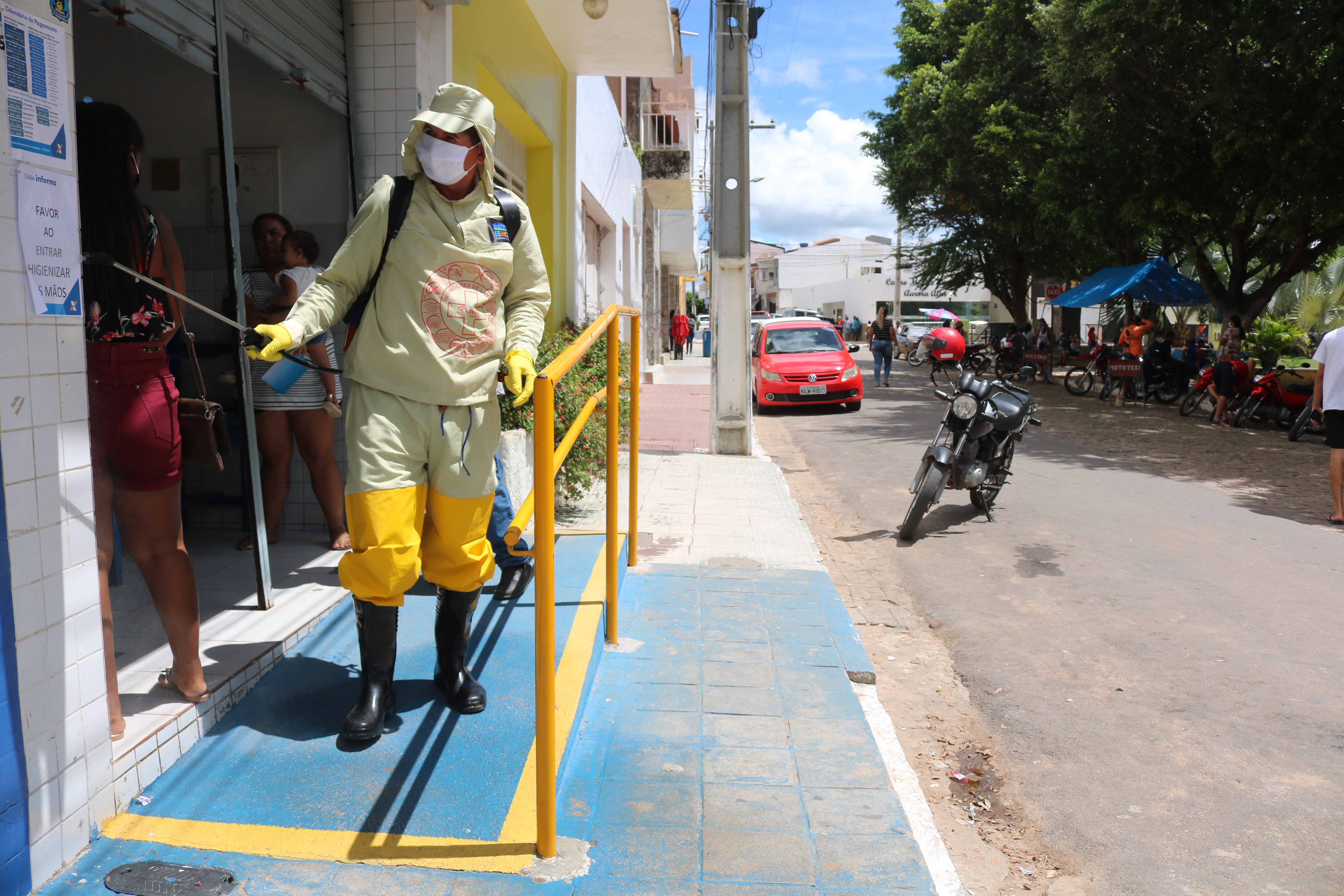 Prefeitura começa a desinfectar locais públicos de São José do Belmonte